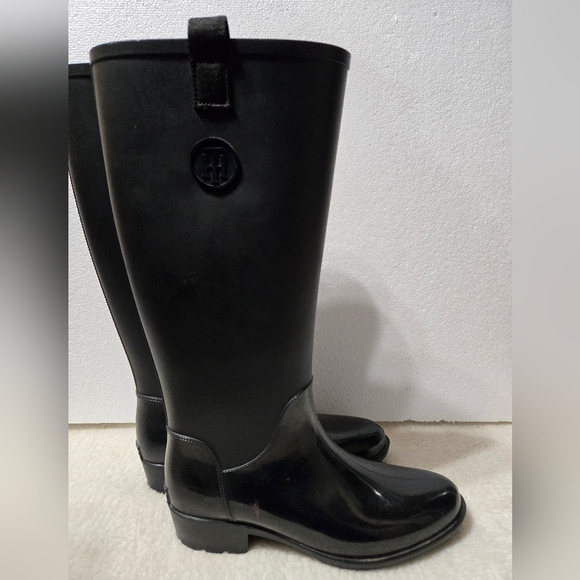 Tommy Hilfiger Logo Black Karissa Leather Upper Tall Rain Boots Size: 10M - Picture 5 of 9